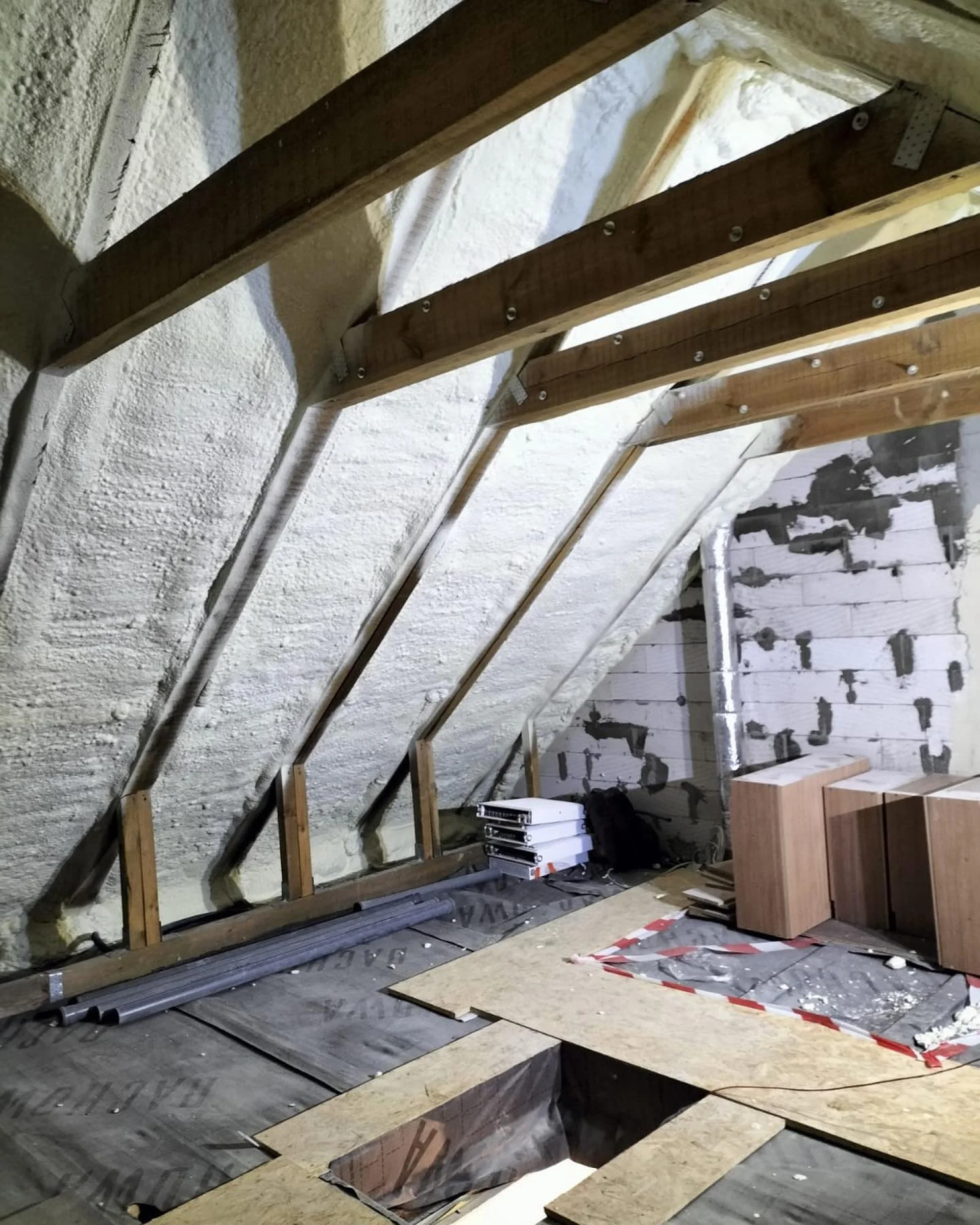 Izolacja Piana PUR MasterPUR